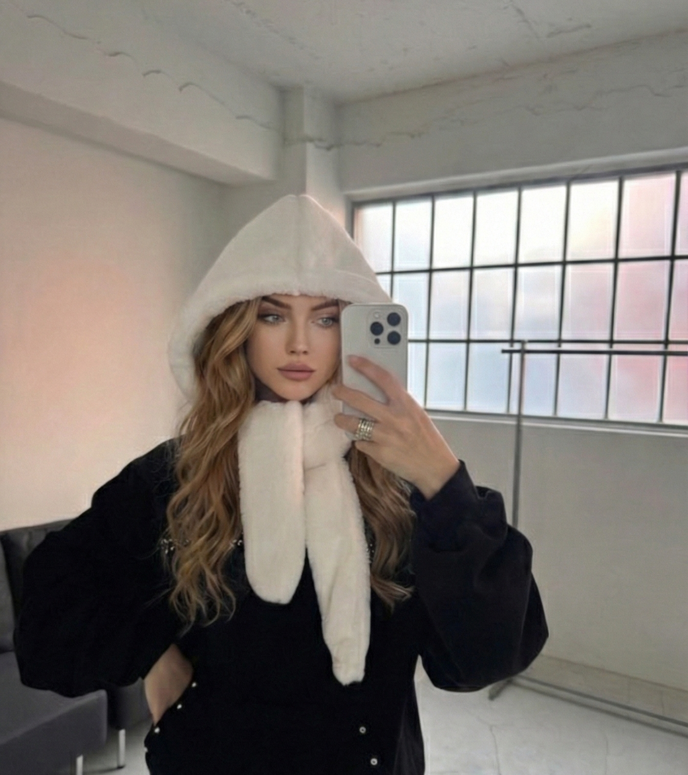 "Luna" - Fur Balaclava