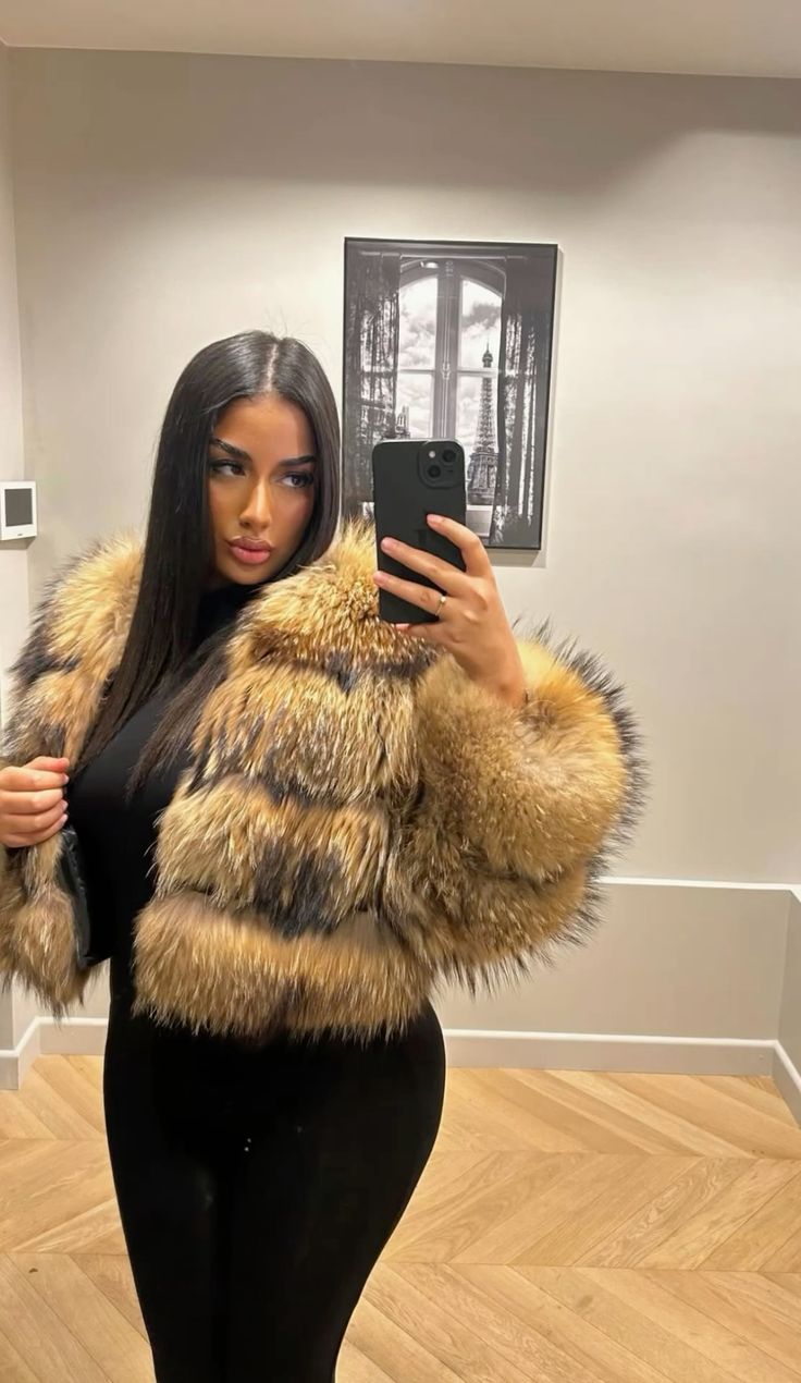 <p><strong>Dilara</strong></p>